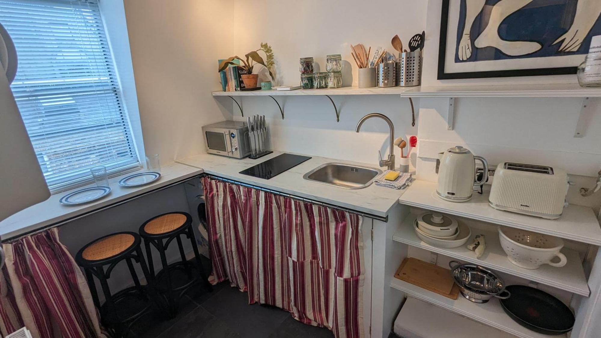 Charming & Quaint Old Compton Apartamento - Quiet Guests Only Allowed, No Parties Allowed, Over 25 Years Old Or Families Лондон Экстерьер фото